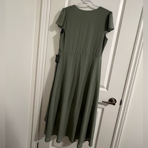 Short sleeve Sage Green Dress. - Picture 2 of 3